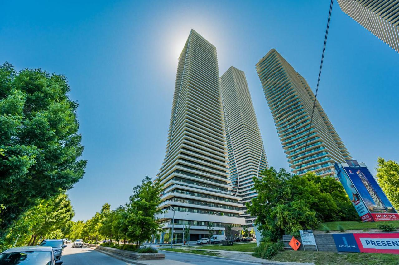 Condo In Parklawn & Lake Shore With Free Parking Close To Airport Toronto Bagian luar foto