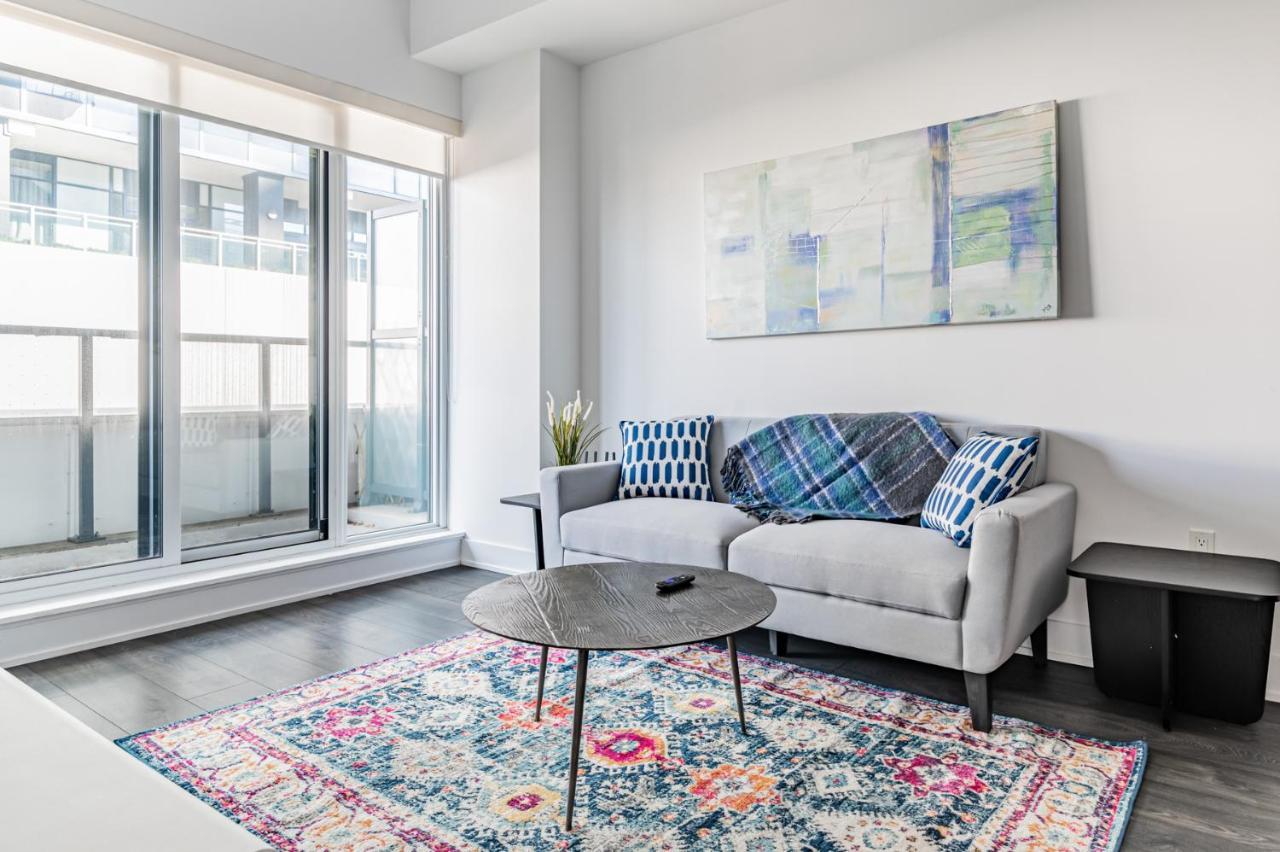 Condo In Parklawn & Lake Shore With Free Parking Close To Airport Toronto Bagian luar foto