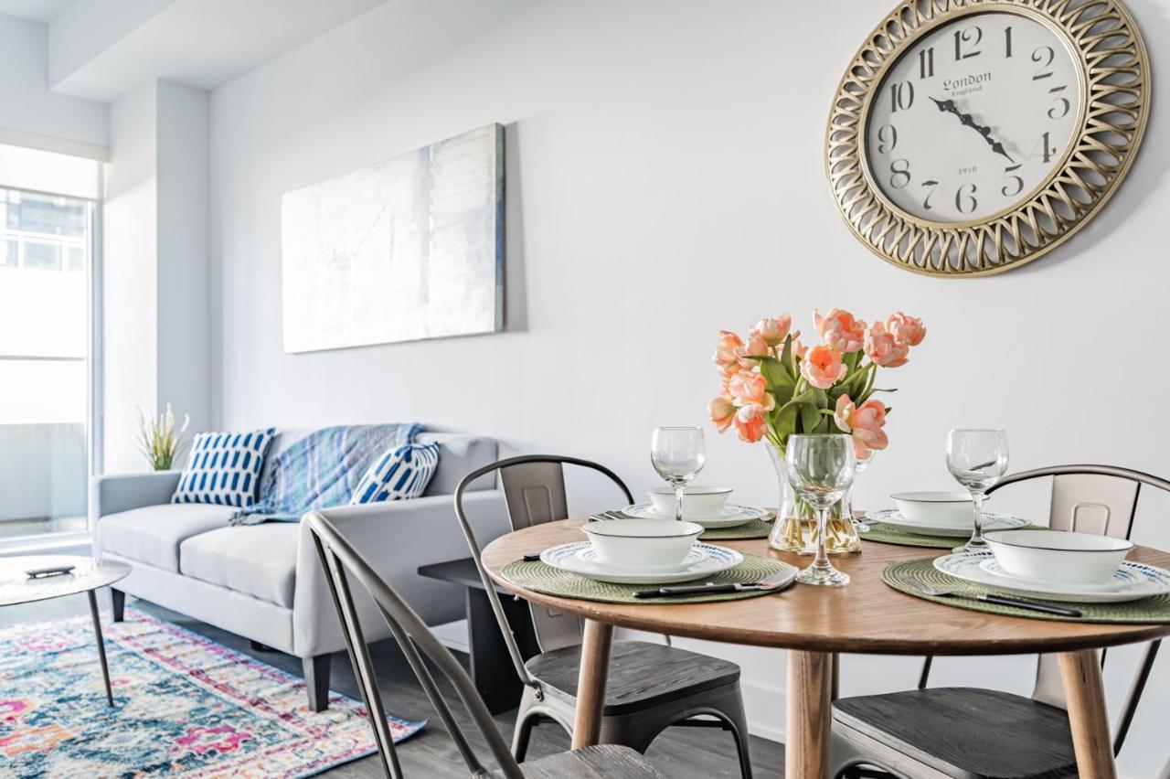 Condo In Parklawn & Lake Shore With Free Parking Close To Airport Toronto Bagian luar foto