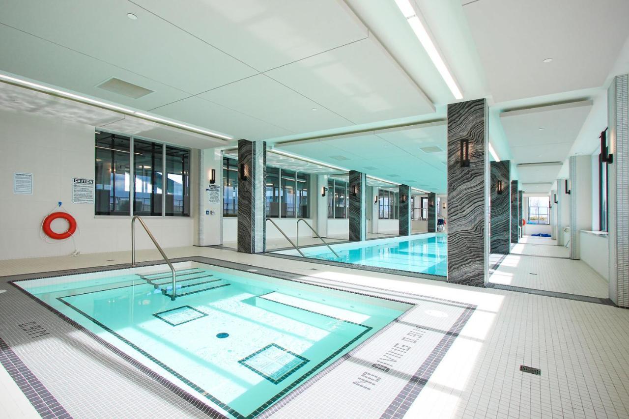Condo In Parklawn & Lake Shore With Free Parking Close To Airport Toronto Bagian luar foto