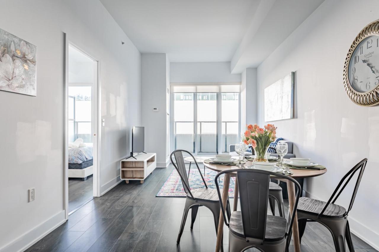 Condo In Parklawn & Lake Shore With Free Parking Close To Airport Toronto Bagian luar foto