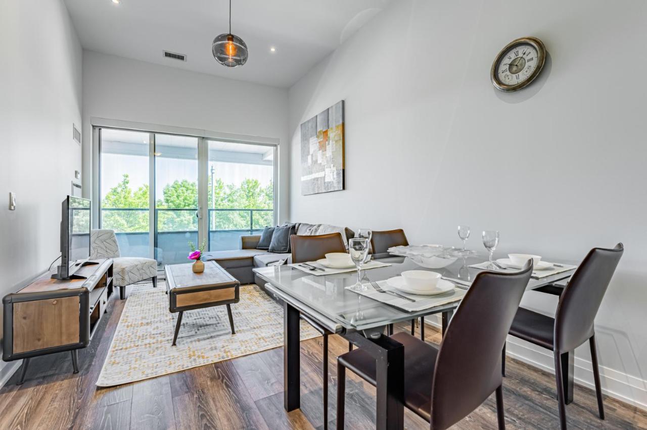 Condo In Parklawn & Lake Shore With Free Parking Close To Airport Toronto Bagian luar foto