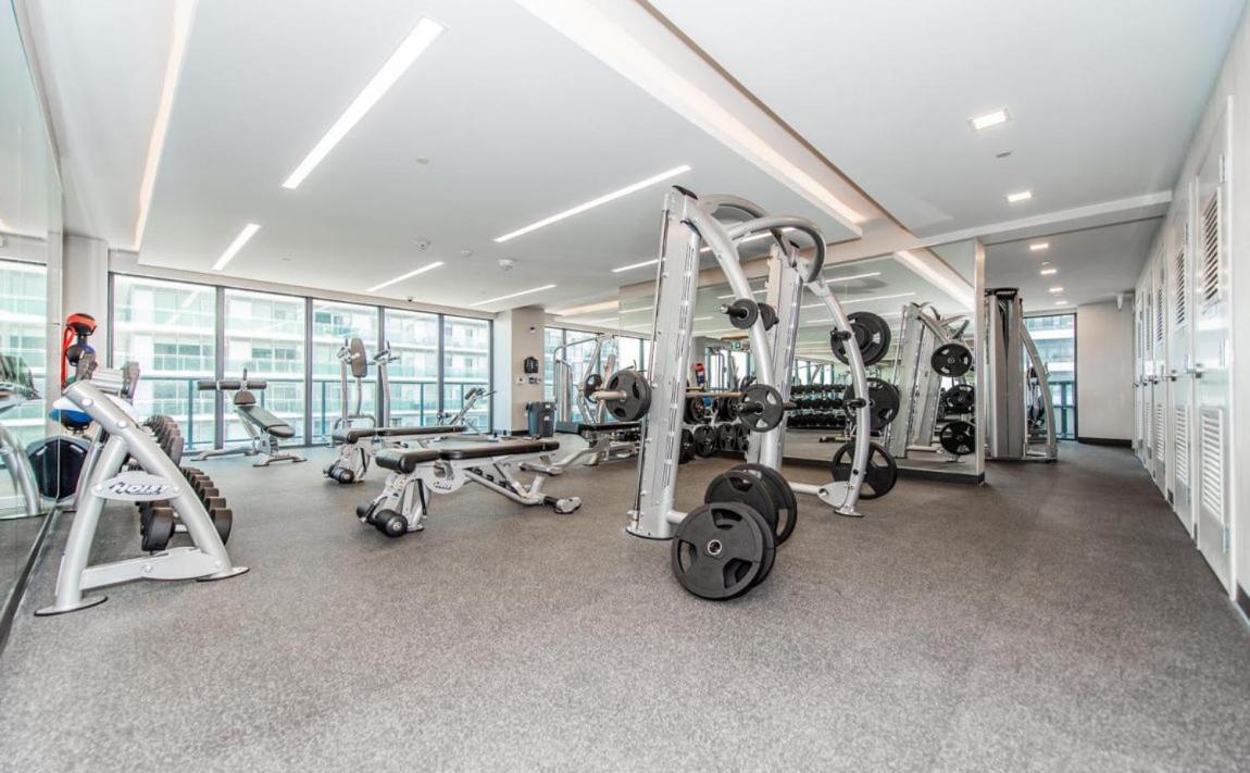 Condo In Parklawn & Lake Shore With Free Parking Close To Airport Toronto Bagian luar foto