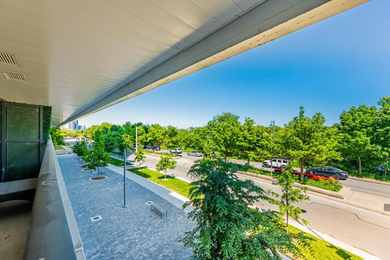 Condo In Parklawn & Lake Shore With Free Parking Close To Airport Toronto Bagian luar foto