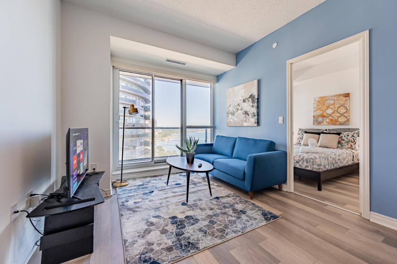 Condo In Parklawn & Lake Shore With Free Parking Close To Airport Toronto Bagian luar foto