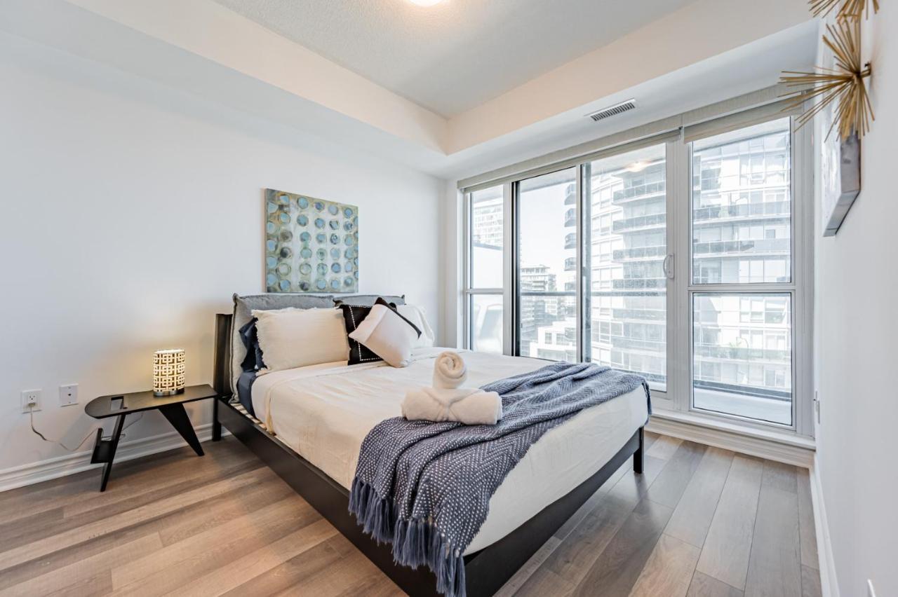 Condo In Parklawn & Lake Shore With Free Parking Close To Airport Toronto Bagian luar foto