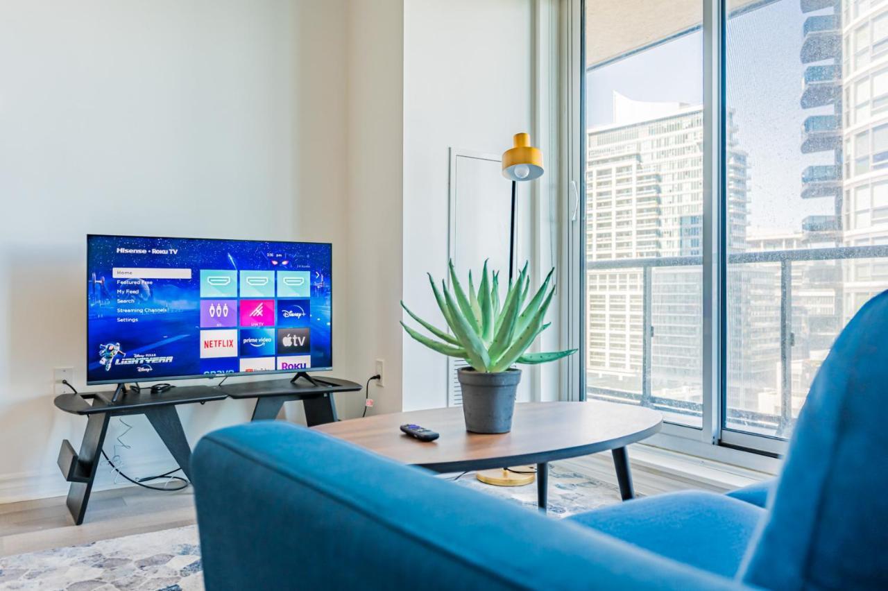 Condo In Parklawn & Lake Shore With Free Parking Close To Airport Toronto Bagian luar foto